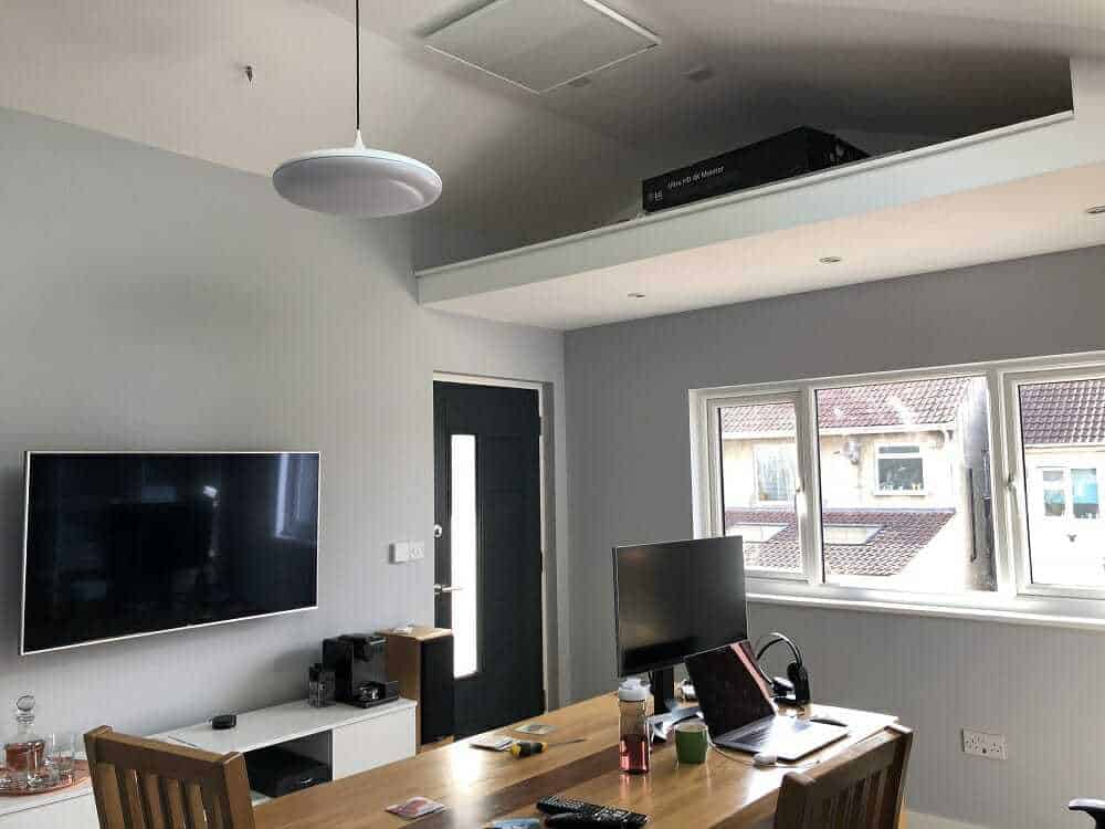 Herschel Select panel ceiling-mounted in a man-cave