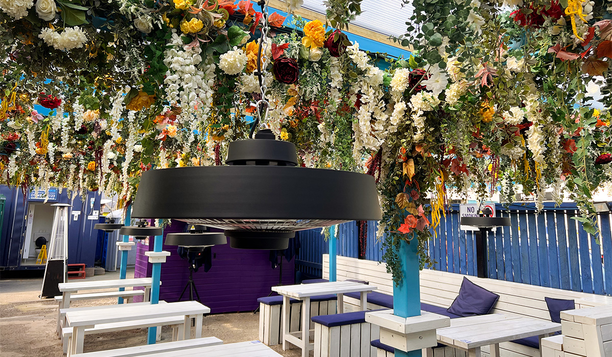 Hawaii - Outdoor Restaurant 1200 x 700