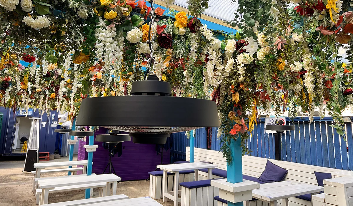 Hawaii - Outdoor Restaurant 1200 x 700